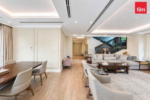 Huvila Al Barsha, Dubai, Arabiemiraatit 3 makuuhuonetta, 323.5 m2 № 708223 - kuva 3