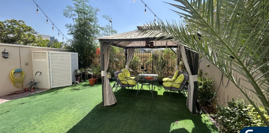 Jumeirah Village Triangle, Dubai, संयुक्त अरब अमीरात में टाउनहाउस, 3 बेडरूम, 240 वर्ग मीटर, संख्या 698172