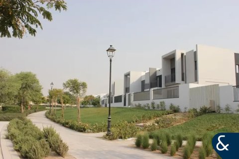 Βίλα σε Dubai Land, Dubai, ΗΑΕ 3 υπνοδωμάτια, 175 τ.μ. Αρ. 698173 - φωτογραφία 2