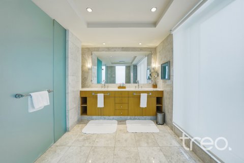 Apartment in DIFC, Dubai, UAE 4 bedrooms, 256.04 sq.m. № 739293 - photo 12