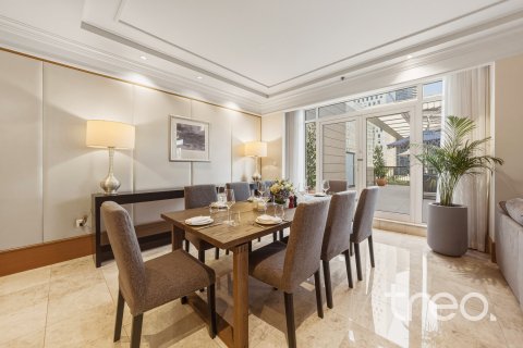 Apartment in DIFC, Dubai, UAE 4 bedrooms, 256.04 sq.m. № 739293 - photo 6