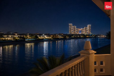 Villa in Palm Jumeirah, Dubai, UAE 5 bedrooms, 657.1 sq.m. № 751210