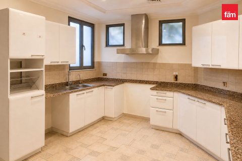 Villa à louer à Palm Jumeirah, Dubai, EAU 5 chambres, 657.1 m2 № 751210 - photo 24