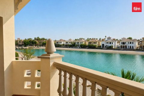 Villa à louer à Palm Jumeirah, Dubai, EAU 5 chambres, 657.1 m2 № 751210 - photo 2
