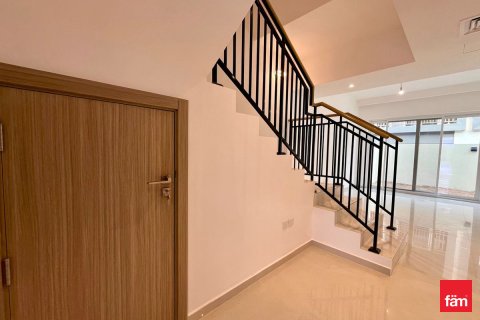 Shtëpi në qytet në Dubai, Emiratet e Bashkuara Arabe 3 dhoma gjumi, 112.2 m2. № 678366 - Foto 3