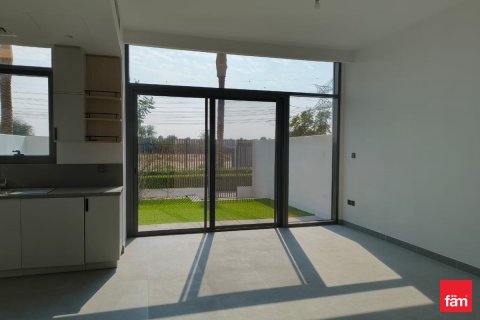 Villa itt: Dubai, EAE, 3 hálószoba, 144.8 m², azonosító: 678367 - fénykép 1