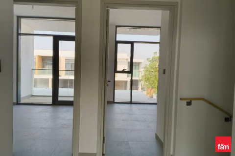 Villa itt: Dubai, EAE, 3 hálószoba, 144.8 m², azonosító: 678367 - fénykép 3