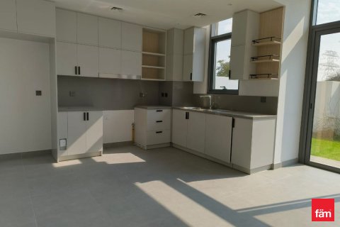 Villa itt: Dubai, EAE, 3 hálószoba, 144.8 m², azonosító: 678367 - fénykép 6