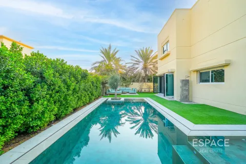 Villa zum Verkauf in Meadows, Dubai, VAE 4 Schlafzimmer, 325 m2 Nr. 661101 - Foto 2