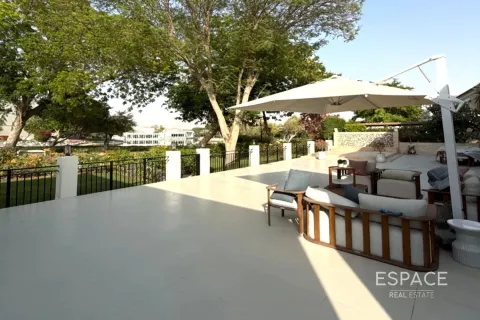 Villa in Motor City, Dubai, UAE 5 bedrooms, 678 sq.m. № 661104 - photo 16