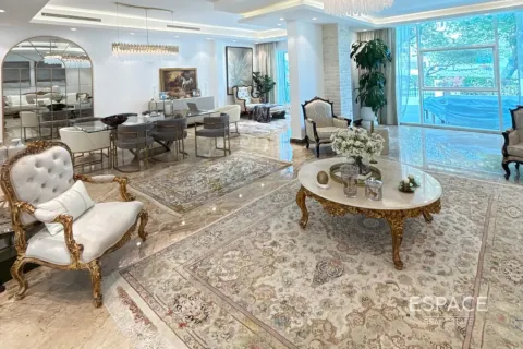 Villa in Motor City, Dubai, UAE 5 bedrooms, 678 sq.m. № 661104 - photo 5