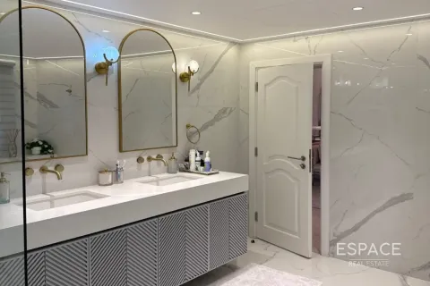 Villa in Motor City, Dubai, UAE 5 bedrooms, 678 sq.m. № 661104 - photo 10