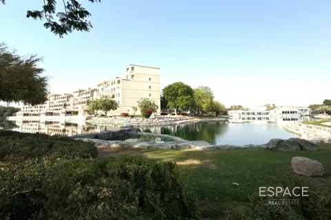 Villa in Motor City, Dubai, UAE 5 bedrooms, 678 sq.m. № 661104 - photo 15