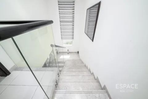 Villa in Dubai, UAE 3 bedrooms, 280 sq.m. № 661098 - photo 11