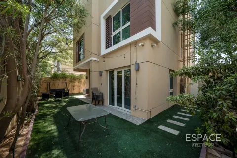 Villa in Dubai, UAE 3 bedrooms, 280 sq.m. № 661098 - photo 17