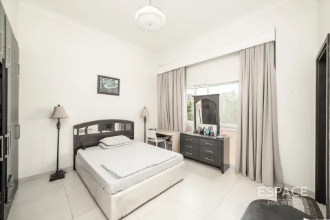 Villa in Dubai, UAE 3 bedrooms, 280 sq.m. № 661098 - photo 8