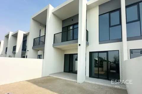 Таунхаус Дубай, БАӘ-да 3 жатын бөлмелер, 198 м² № 661099 - фото 2