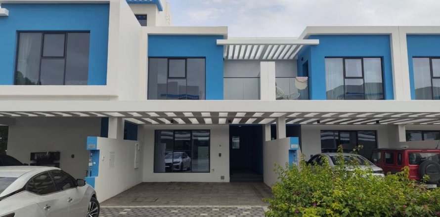 Villa asukohaga Dubai, AÜE: 4 magamistoaga, 144 m² Nr 769265