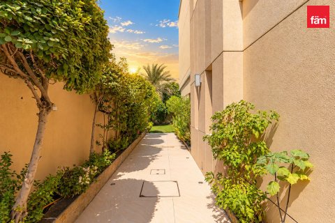Apartamento en venta en Al Barsha, Dubai, EAU 4 dormitorios, 430.9 m2 № 769266 - foto 17