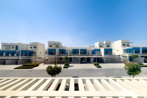 خانه شهری در Damac Lagoons، Dubai ، امارات متحده عربی 5 خوابه ، 144 متر مربع.  شماره 750561