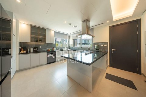 Villa in wasl gate, Dubai, UAE 5 bedrooms, 433.86 sq.m. № 746776 - photo 18