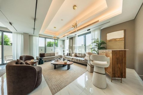 Villa in wasl gate, Dubai, UAE 5 bedrooms, 433.86 sq.m. № 746776 - photo 4