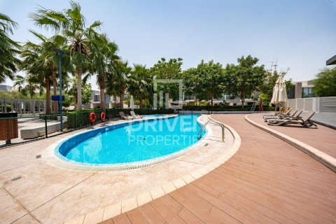 Villa in wasl gate, Dubai, UAE 5 bedrooms, 433.86 sq.m. № 746776 - photo 27