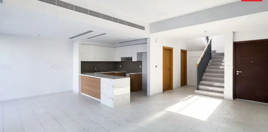 Ridamaja asukohaga Dubai, AÜE: 3 magamistoaga, 161 m² Nr 738599