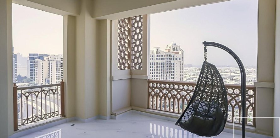 Apartment in Palm Jumeirah, Dubai, UAE 2 bedrooms, 165 sq.m. № 647416