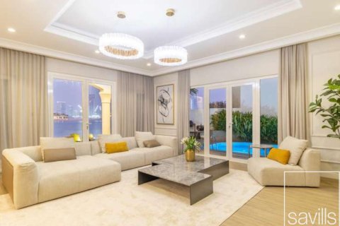 Villa in Palm Jumeirah, Dubai, UAE 5 bedrooms, 622 sq.m. № 647414 - photo 1