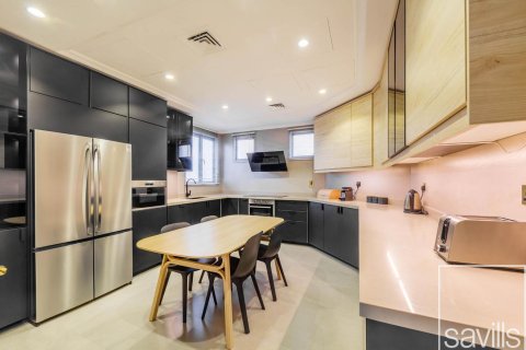 Vila v Palm Jumeirah, Dubai, SAE 5 spální, 622 m2 č. 647413 - Fotografia 17