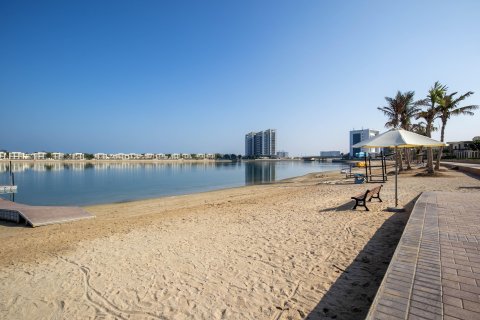 Villa à vendre à Mina Al Arab, Ras Al Khaimah, EAU 4 chambres, 399 m2 № 656295 - photo 2