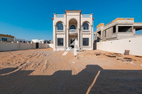 Vila u Al Aweer, Dubai, UAE 4 spavaćih soba, 390 m2 Br. 679322 - fotografija 14