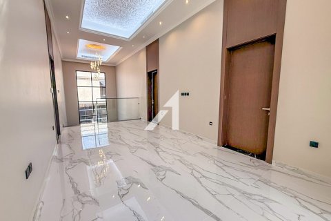 Снять в аренду виллу в Al Aweer, Дубай, ОАЭ 4 спальни, 390м2, № 679322 - фото 19