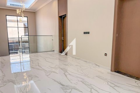 Снять в аренду виллу в Al Aweer, Дубай, ОАЭ 4 спальни, 390м2, № 679322 - фото 8