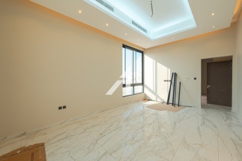 Vila u Al Aweer, Dubai, UAE 4 spavaćih soba, 390 m2 Br. 679322 - fotografija 16