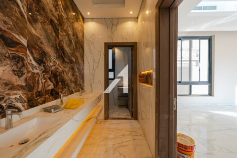 Vila u Al Aweer, Dubai, UAE 4 spavaćih soba, 390 m2 Br. 679322 - fotografija 21