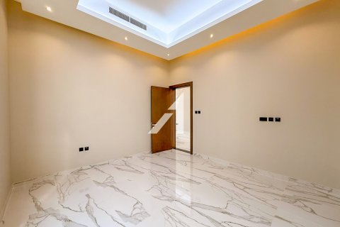 Снять в аренду виллу в Al Aweer, Дубай, ОАЭ 4 спальни, 390м2, № 679322 - фото 11