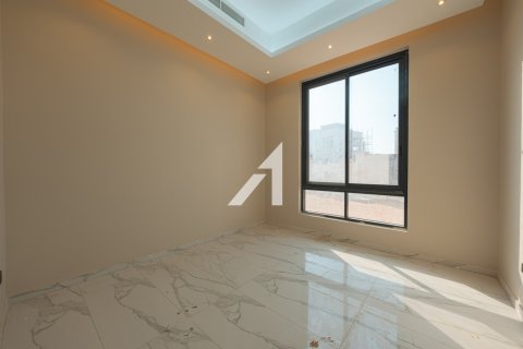 Vila u Al Aweer, Dubai, UAE 4 spavaćih soba, 390 m2 Br. 679322 - fotografija 6