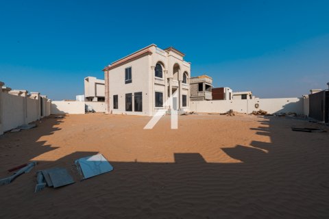 Vila u Al Aweer, Dubai, UAE 4 spavaćih soba, 390 m2 Br. 679322 - fotografija 13