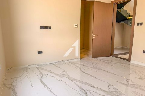 Снять в аренду виллу в Al Aweer, Дубай, ОАЭ 4 спальни, 390м2, № 679322 - фото 15