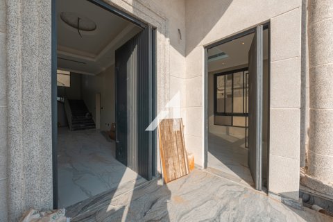 Vila u Al Aweer, Dubai, UAE 4 spavaćih soba, 390 m2 Br. 679322 - fotografija 9