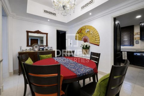 Apartman u gradu Downtown Dubai (Downtown Burj Dubai), UAE 2 spavaće sobe, 171.78 m2 Br. 744000 - Slika 11