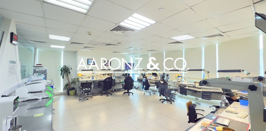 Opisina sa Jumeirah Lake Towers, Dubai, UAE 80 sq.m. № 679405