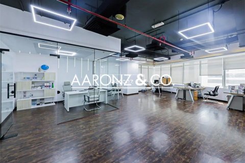 Kancelária v Jumeirah Lake Towers, Dubai, SAE 118 m2 č. 679404 - Fotografia 4