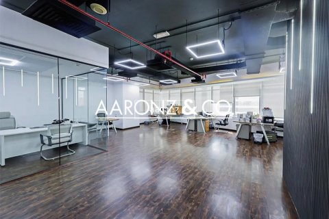 Kancelária v Jumeirah Lake Towers, Dubai, SAE 118 m2 č. 679404 - Fotografia 1