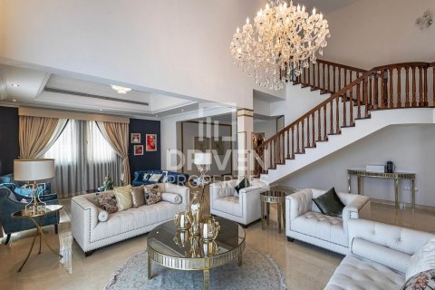 Villa til leie i Jumeirah Islands, Dubai, Emiratene 4 soverom, 1026 kvm Nr. 655470 - Foto 1