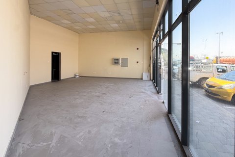 Shop in Ras Al Khor, Dubai, UAE 53 sq.m. № 713563 - photo 2