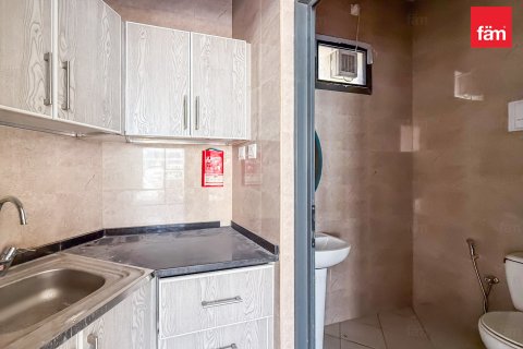 Shop in Ras Al Khor, Dubai, UAE 53 sq.m. № 713563 - photo 10