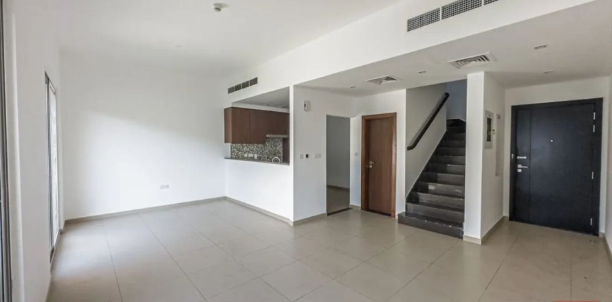 Řadový dům v Dubai, SAE 3 ložnice, 160.1 m² Č.: 713566